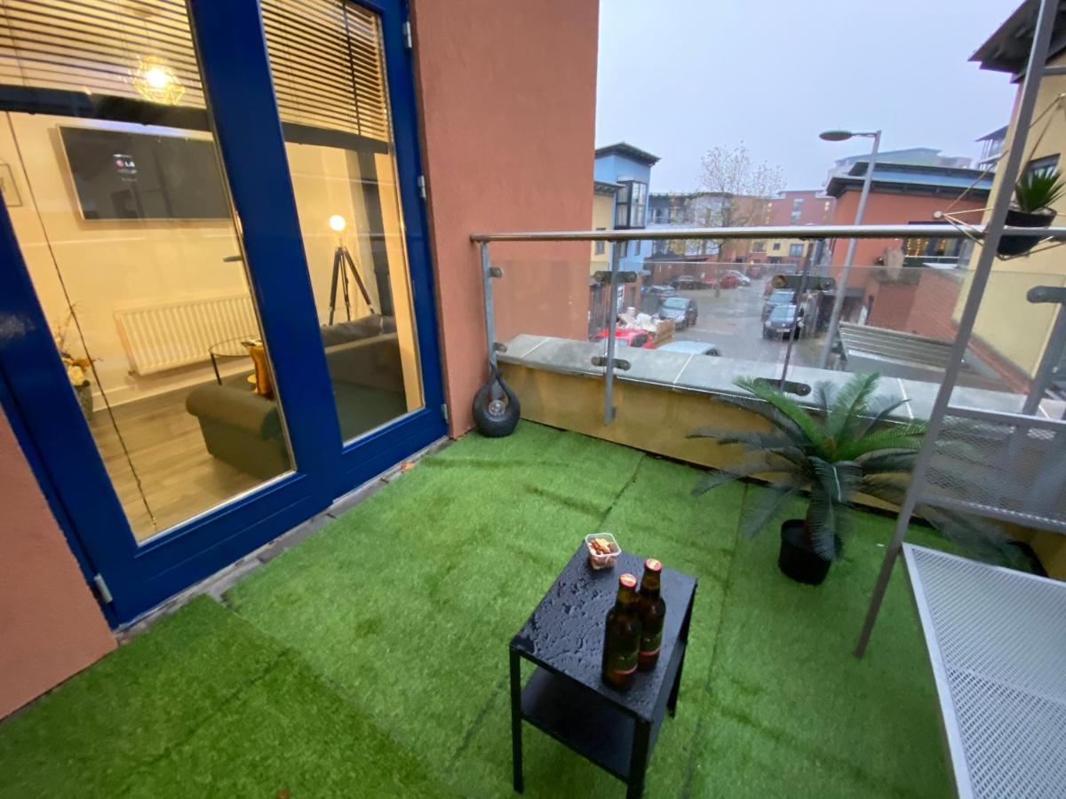 Luxe Place - Netflix & Workspace For 6 Birmingham Exterior photo