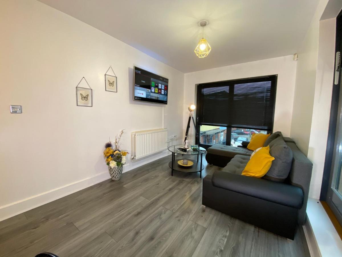 Luxe Place - Netflix & Workspace For 6 Birmingham Exterior photo